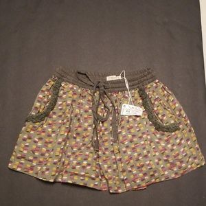 Sfera Khaki Shorts with pockets